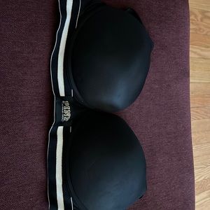 Pink Victoria’s Secret Wireless Push Up Bra 36 DD